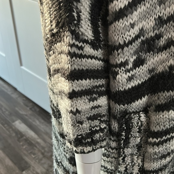 Gypsy 05 Hollywood Zip Cardigan w/pockets - Picture 13 of 15